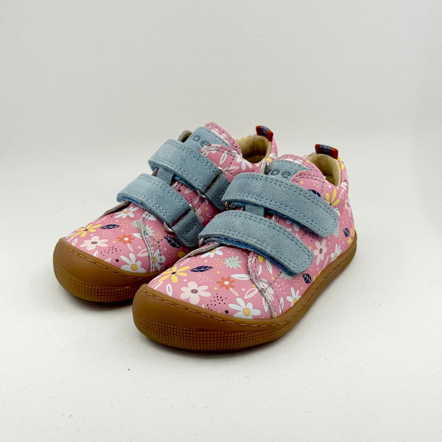 Barefoot All Season Sneakers by Koel NEW